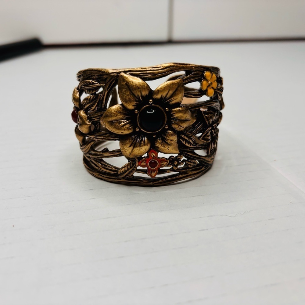 New LUCKY BRAND Chunky Flower Cuff